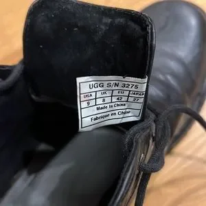 UGG S/N 3275 - Black - Men’s Size 9 Men UGG Australia Leighton Chukka Black Leather Boots S/N  main image 2